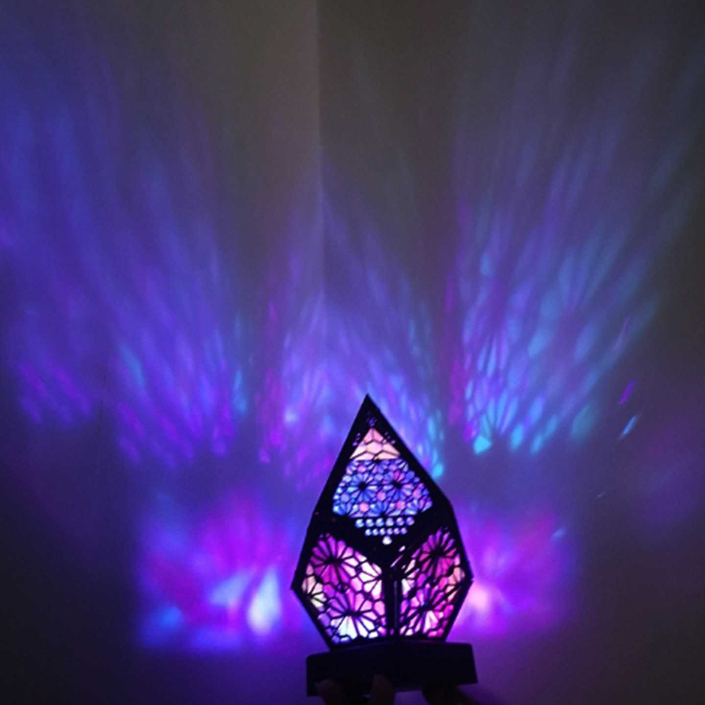 Tanie Lampa projekcyjna gwiazda boho z dużą podstawą i kolorowymi … sklep internetowy